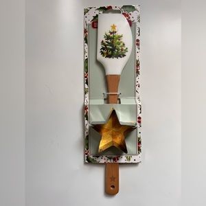 Spatula with cookie cutter